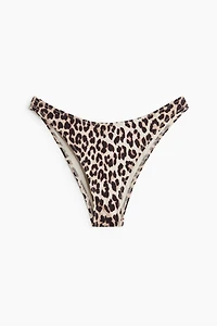 Culotte de bikini audacieuse