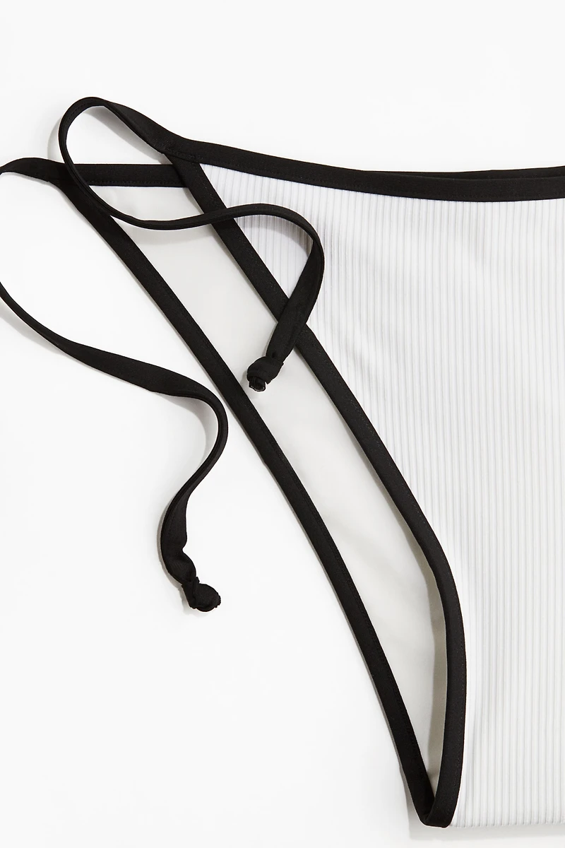 Bas de maillot Tanga à nouer