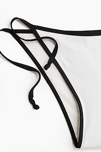 Bas de maillot Tanga à nouer