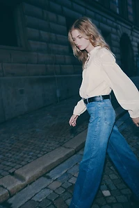 Blouse à col volants en coton