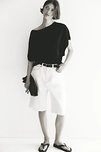 Batwing-Sleeved Fine-Knit Top