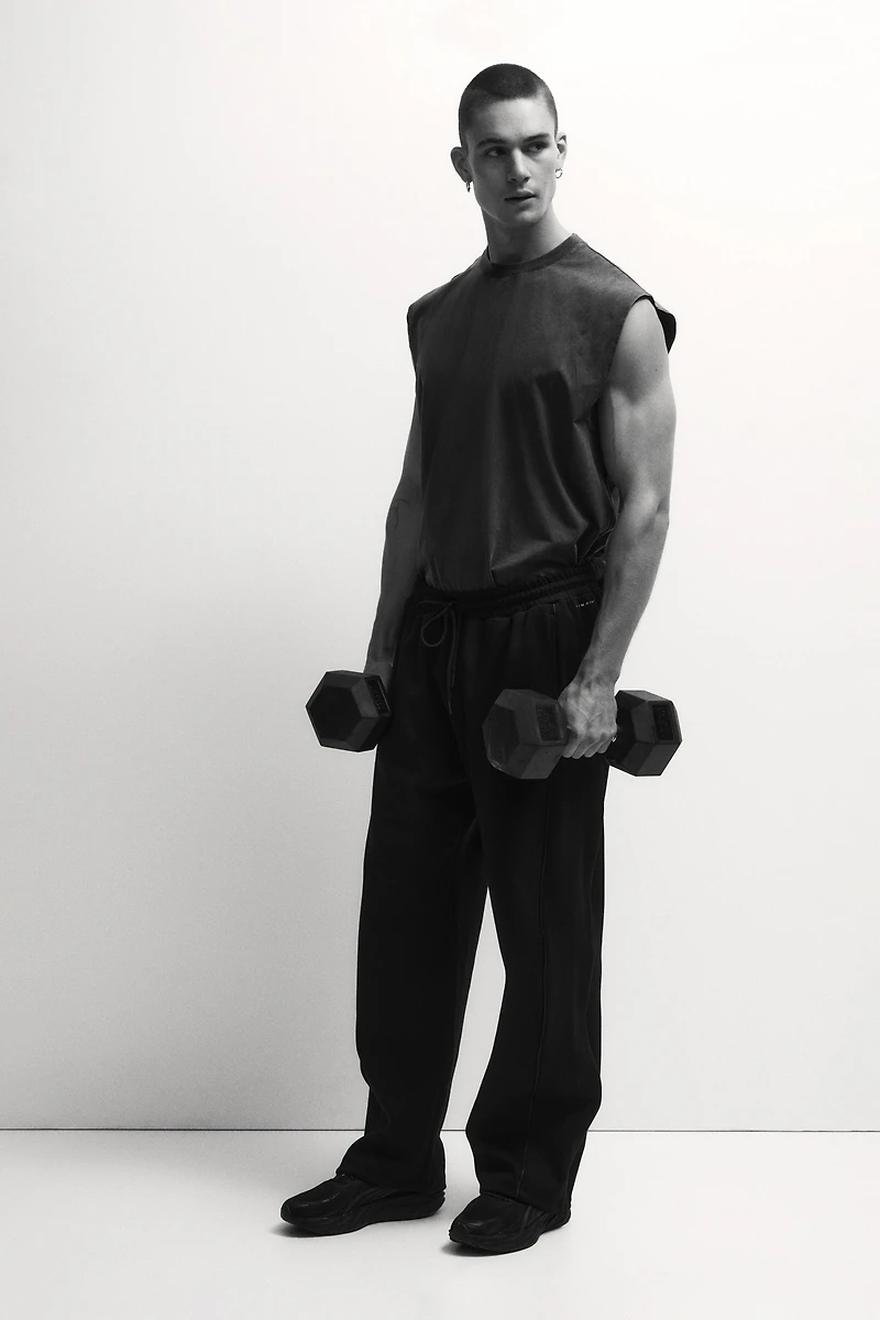 Loose-Fit Sports Tank Top with DryMove™