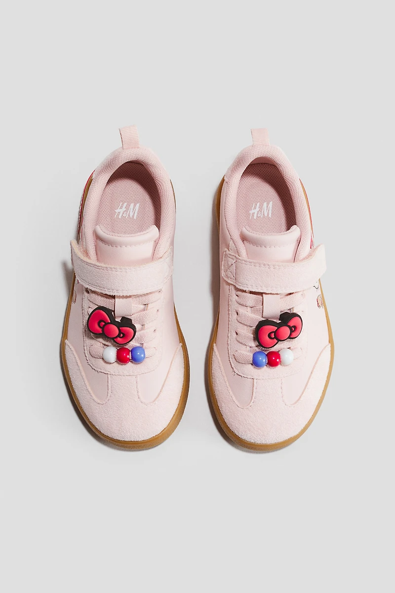 Motif-Detail Sneakers