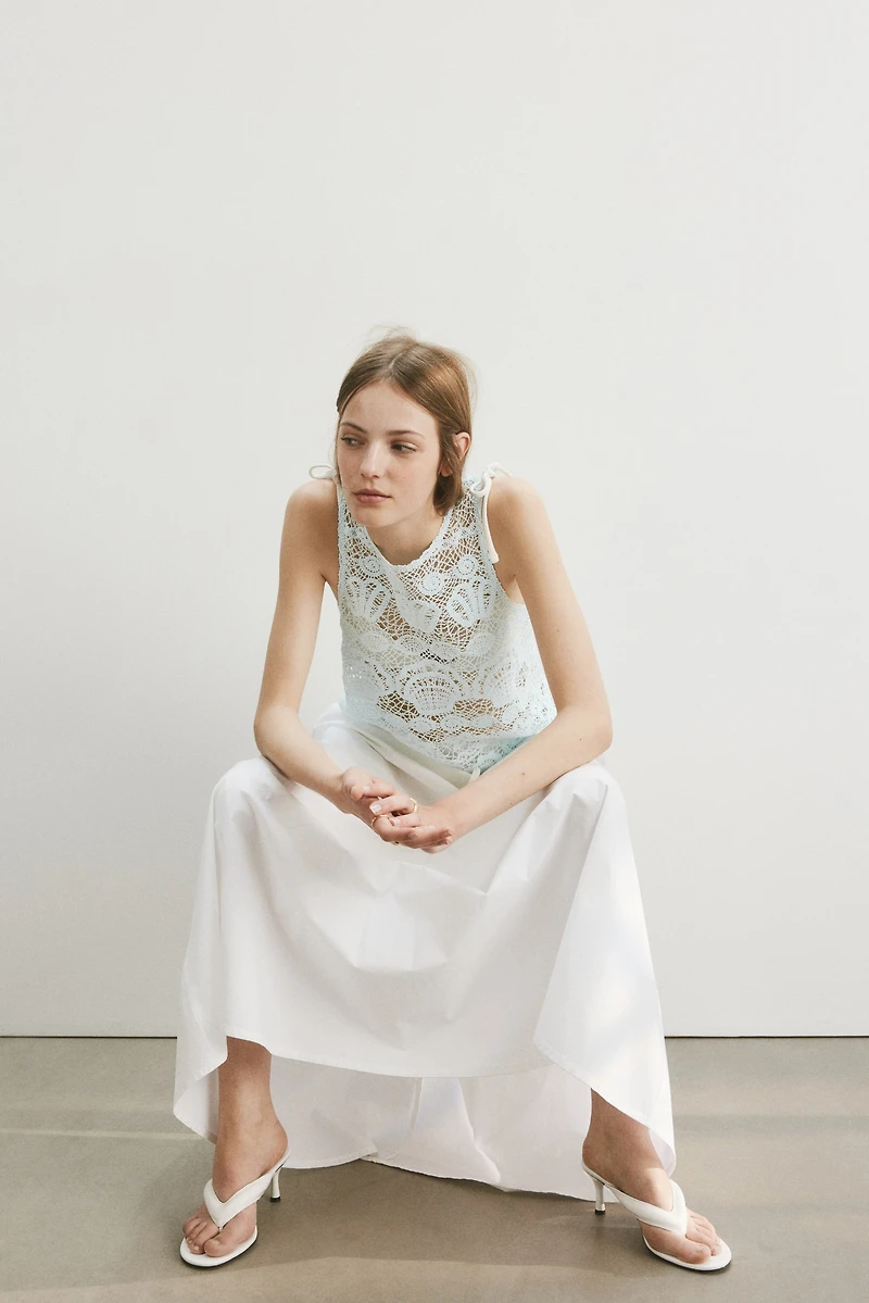 Haut d'aspect crocheté avec motifs