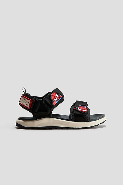 Sandales avec motifs