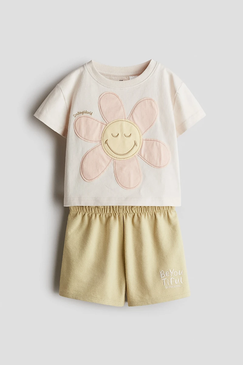 Ensemble 2 pièces comprenant T-shirt et short