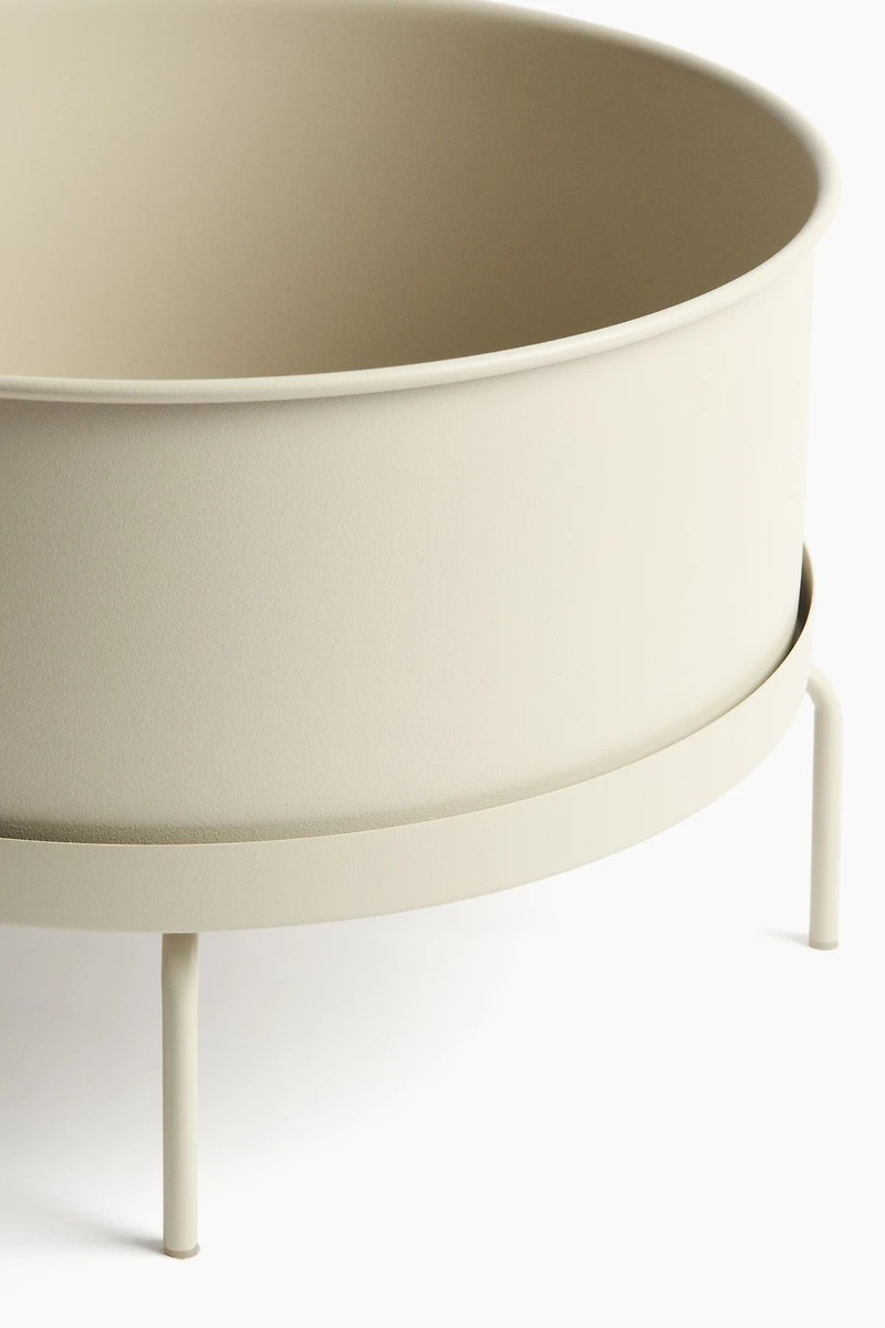 Large pot de fleurs avec support