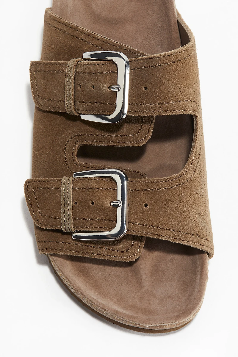 Sandales en cuir velours