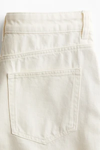 Bermuda avec broderie anglaise