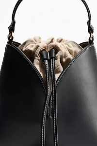 Crossbody bucket bag