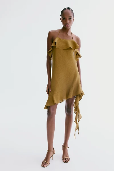 Robe dos nu à volants