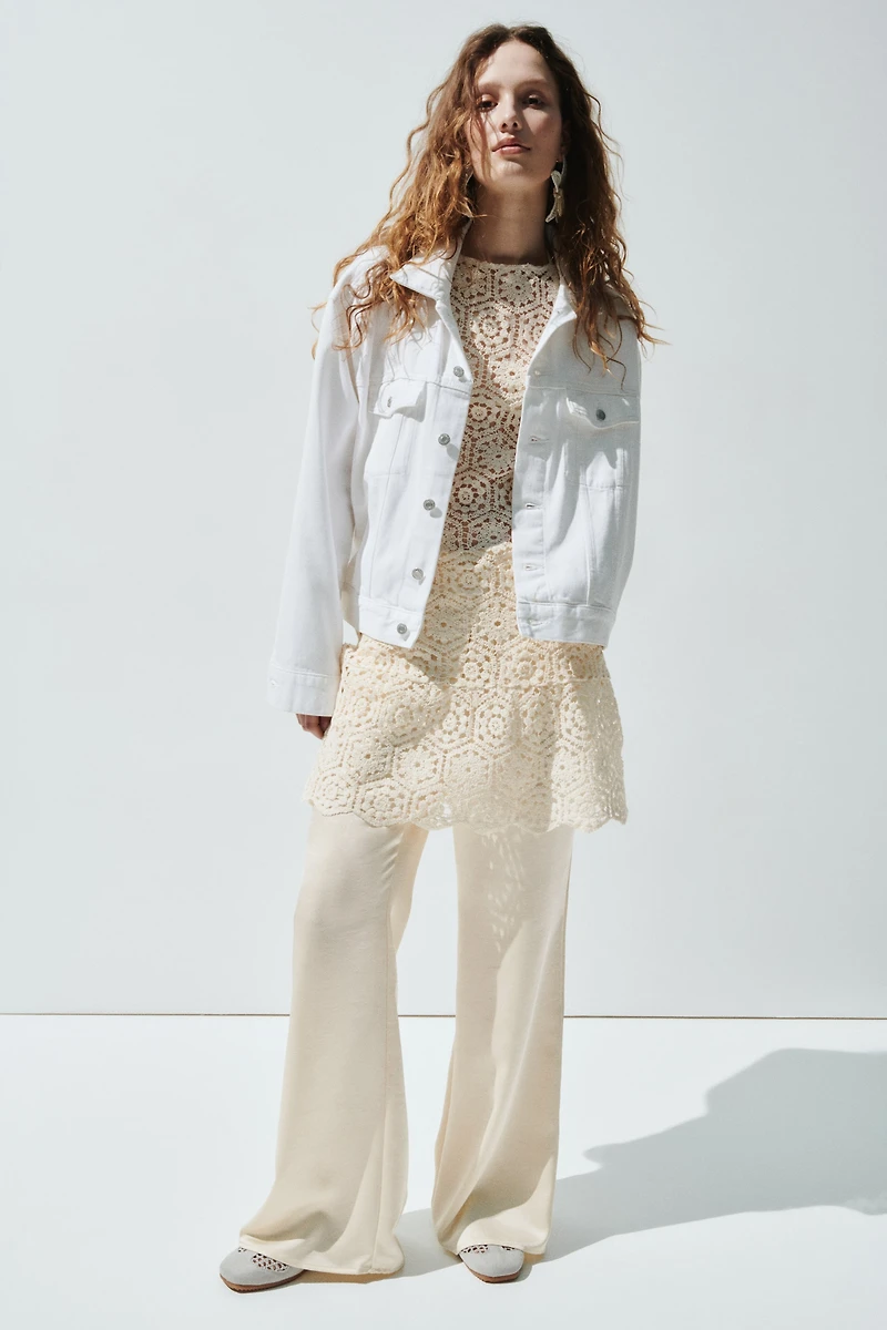 Robe sans manches à l’aspect crochet