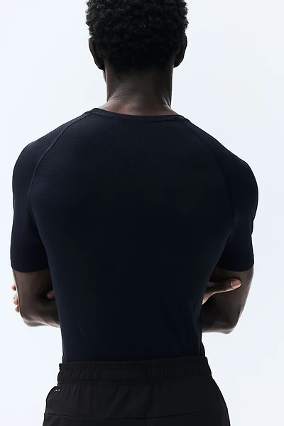 Muscle Fit Sports T-Shirt with DryMove™