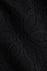 Haut à l’aspect crochet