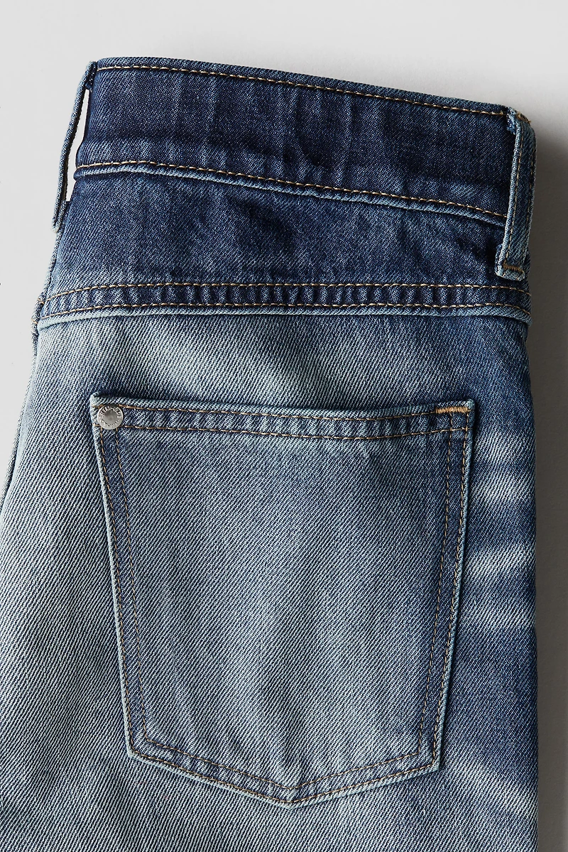 Relaxed Tapered Fit Jeans