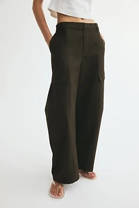 Barrel-Leg Cargo Pants