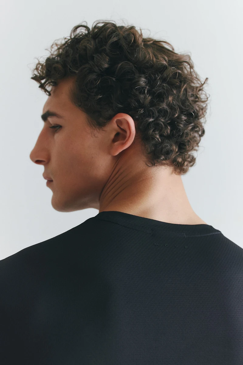 Muscle-Fit Sports Shirt with DryMove™