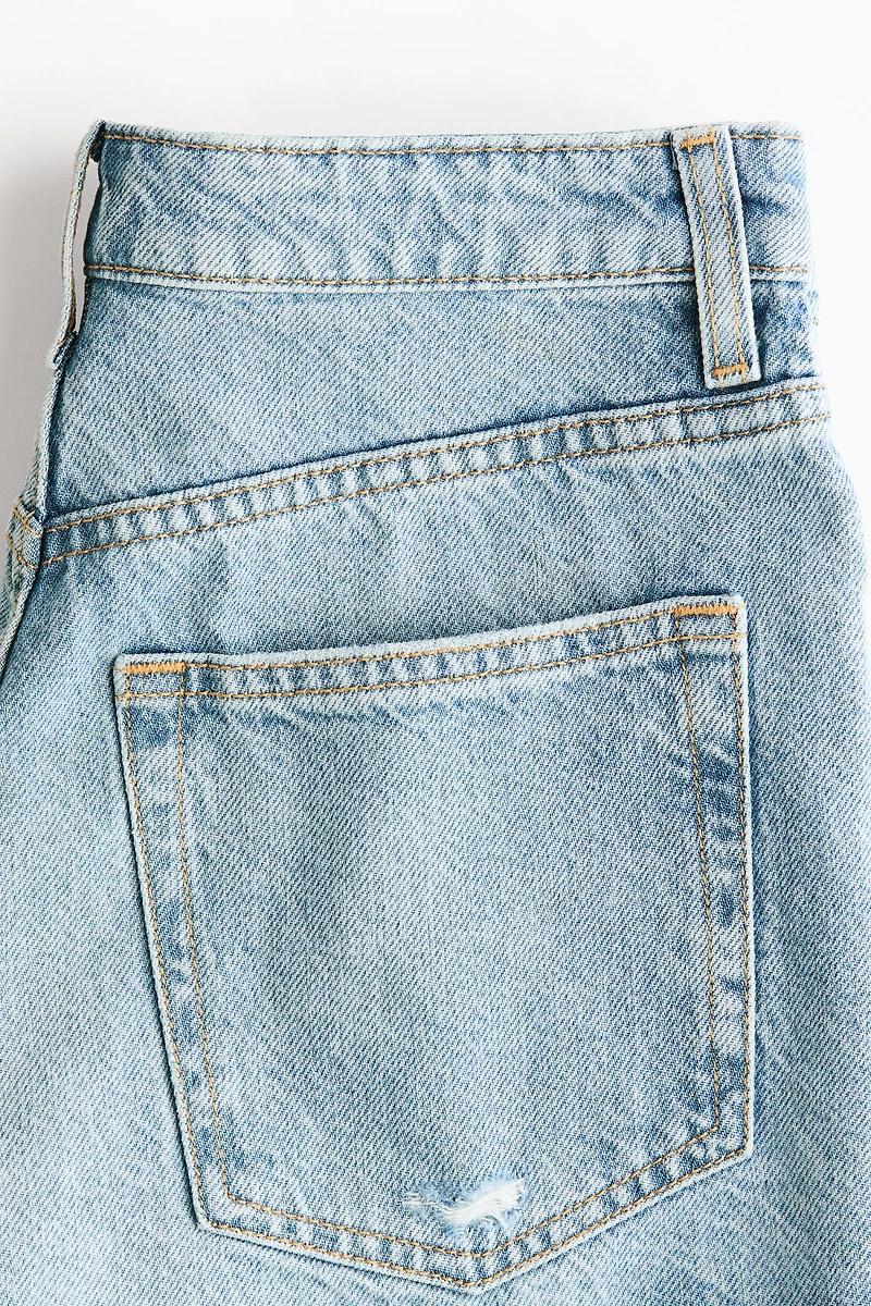 Short en denim à effet usé