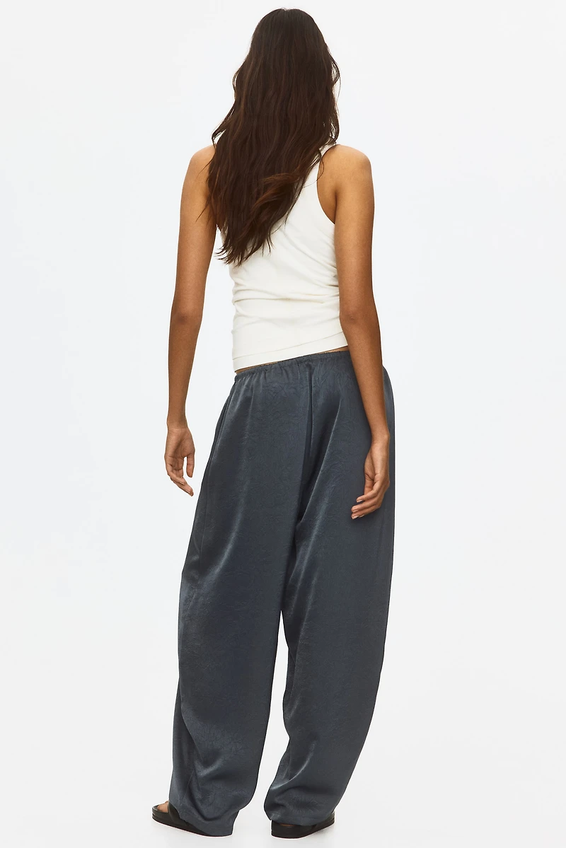 Pantalon en satin froissé