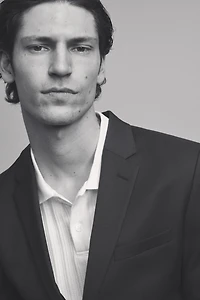 Skinny-Fit Single-Breasted Jacket