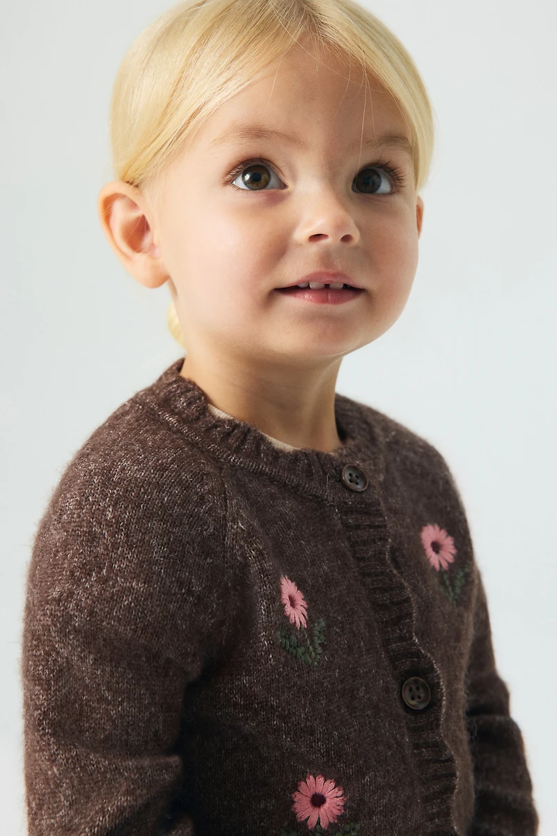 Chandail avec broderies