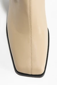 Bottines à talon moulé