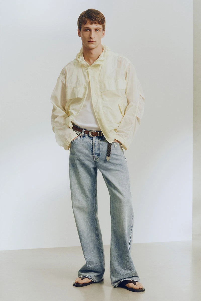 Jean détendu à jambes semi évasées