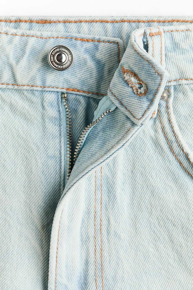 Short en denim à effet usé