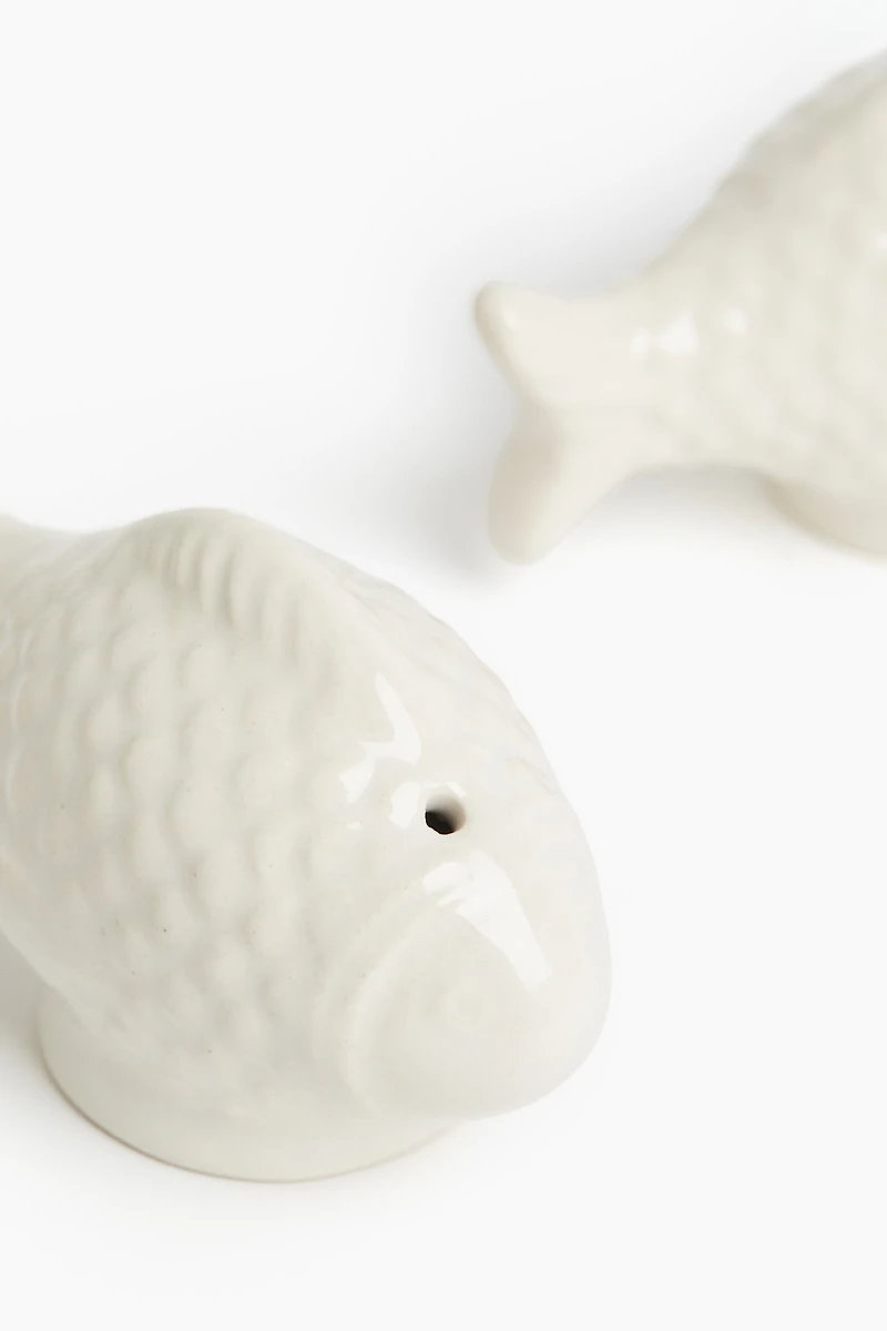 Stoneware Salt and Pepper Set