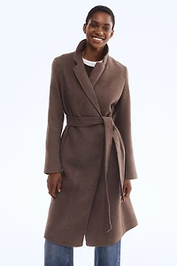 Manteau avec ceinture à nouer