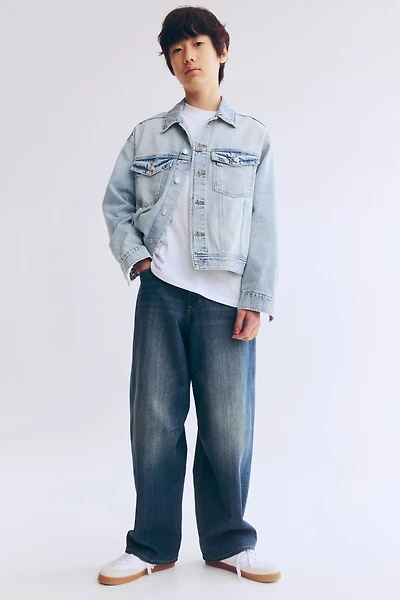 Jean à jambes tonneau