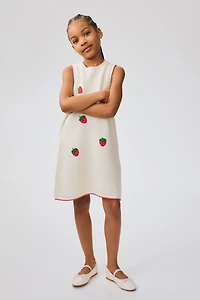 Robe en tricot ajouré avec appliqués