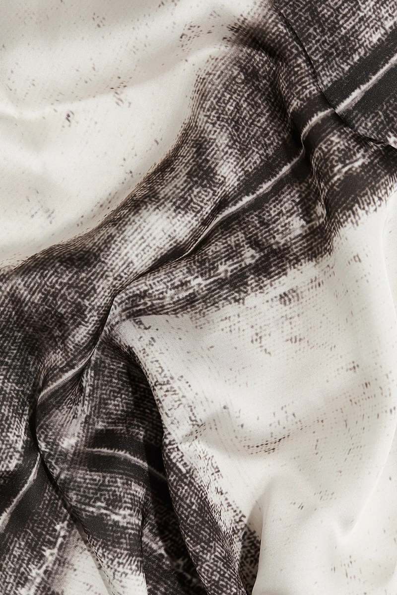 Foulard en satin imprimé