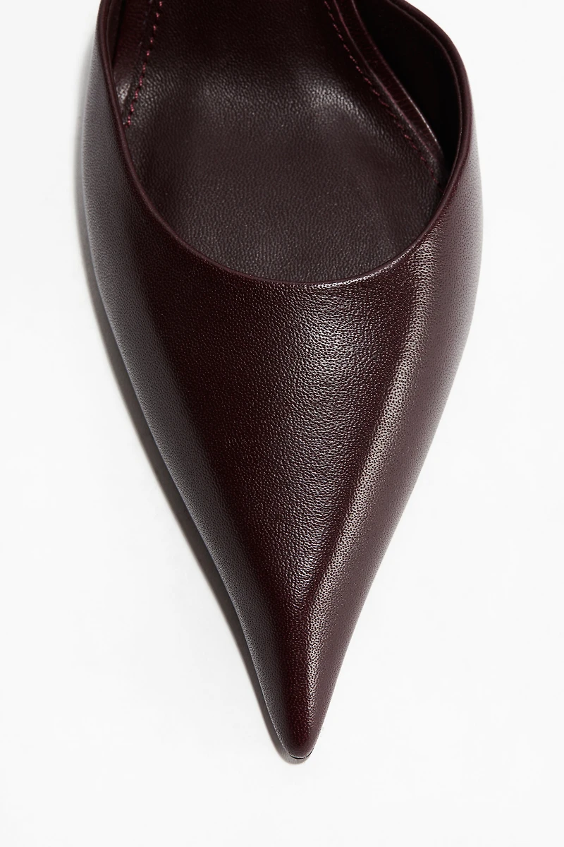 Chaussures à talon avec bout pointu