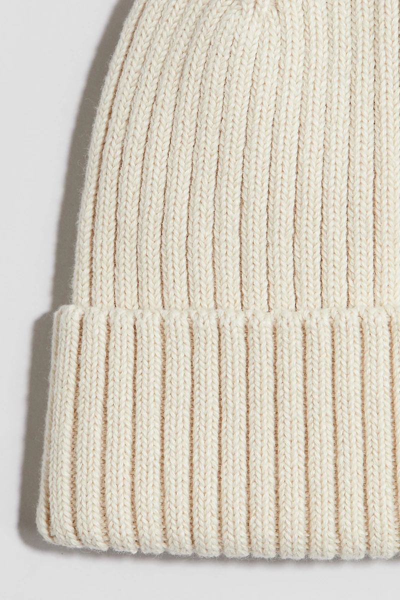 Bonnet en tricot côtelé