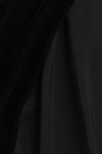 H dos nu avec col cravate