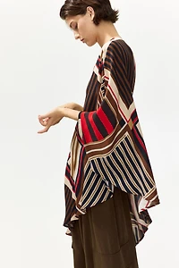 Haut cape asymétrique en satin