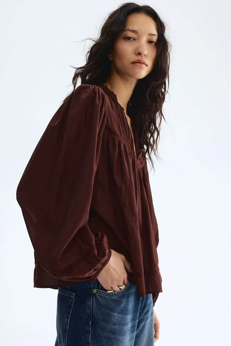 Blouse en viscose mélangée avec dentelle
