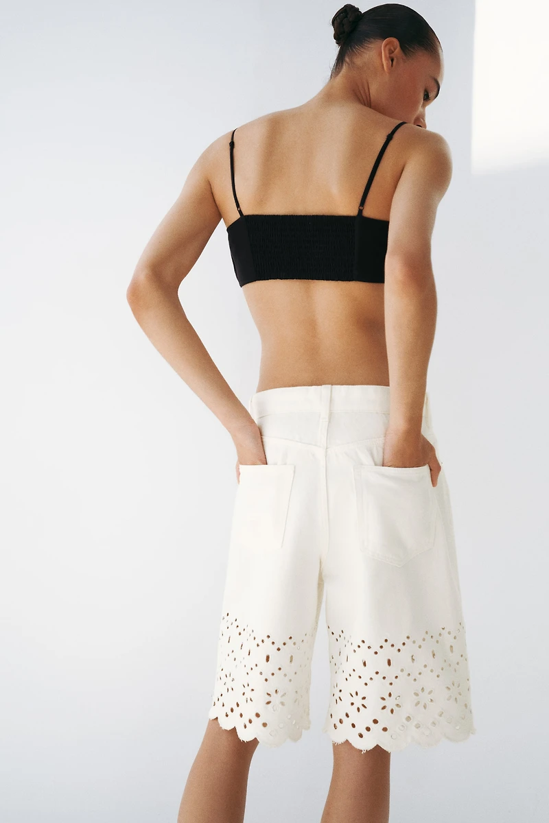 Bermuda avec broderie anglaise