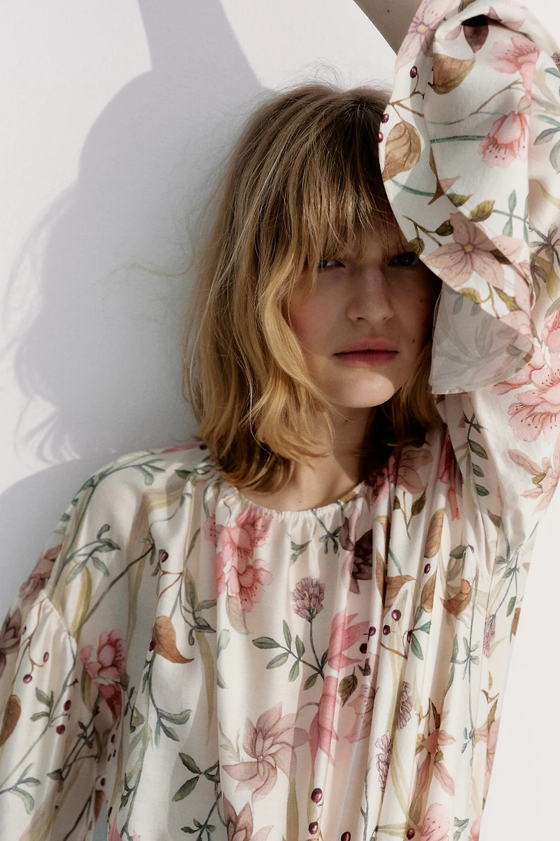 Blouse à poignets volantés