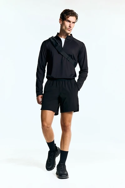 Mid-Length Sports Shorts with DryMove™