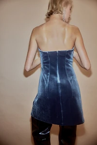 Robe ornementée en velours