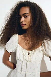 Robe à manches bouffantes