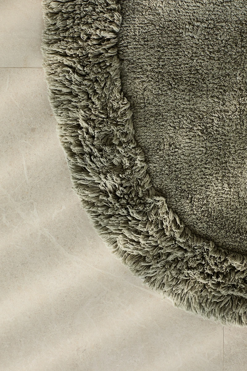 Oval Tufted Bath Mat