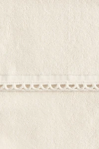 2-pack embroidery-detail guest towels