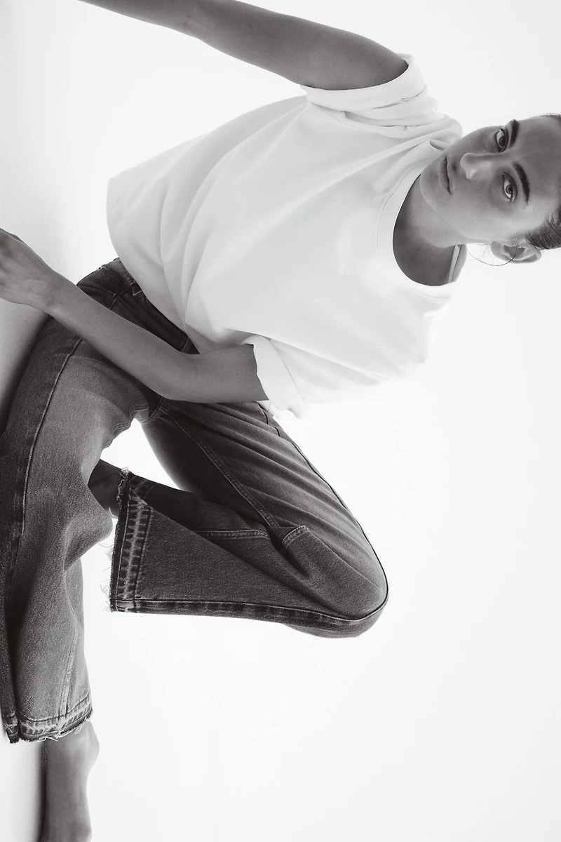 Wide-Leg Regular Jeans