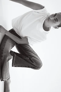 Wide-Leg Regular Jeans