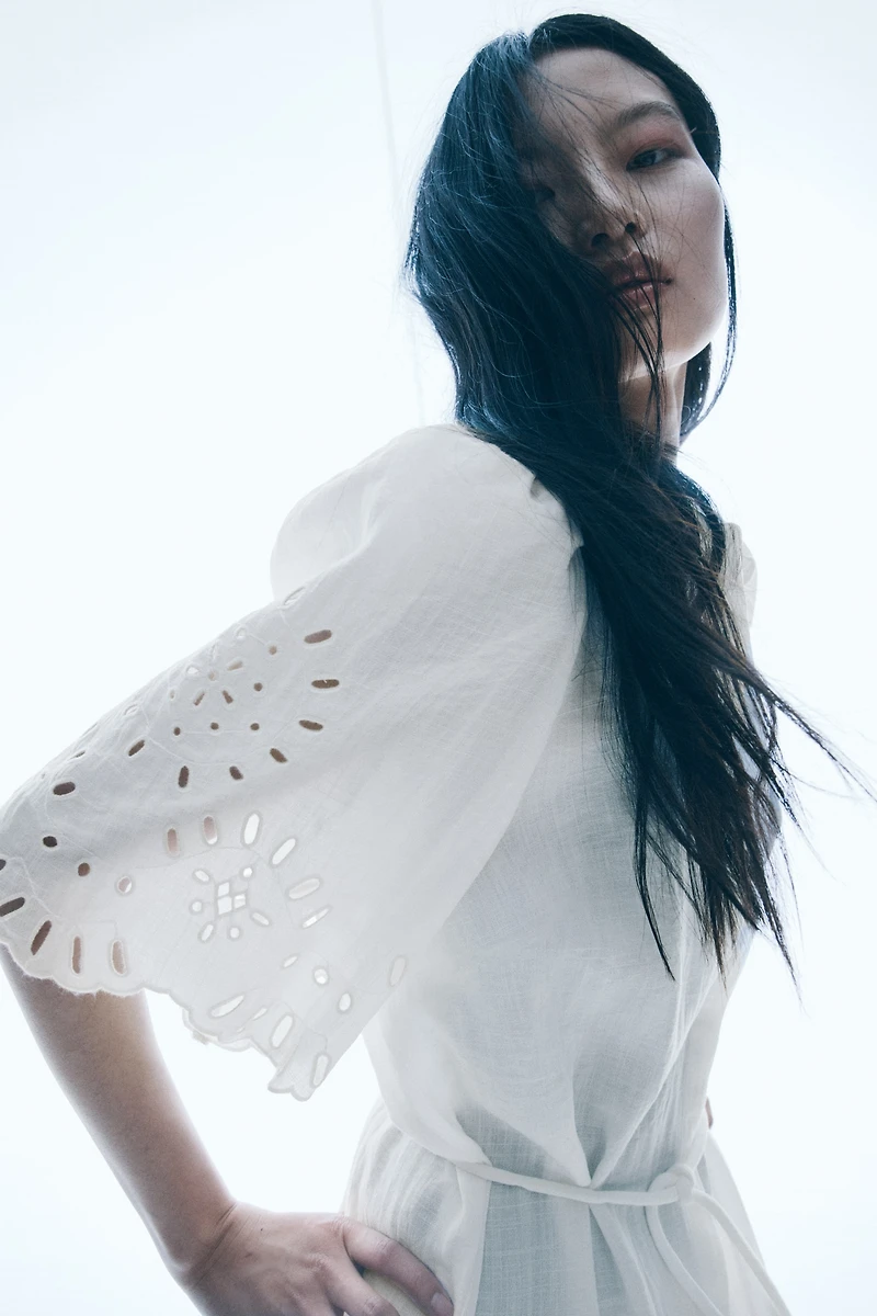 Robe avec broderie anglaise