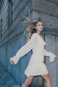 Robe avec col à volants