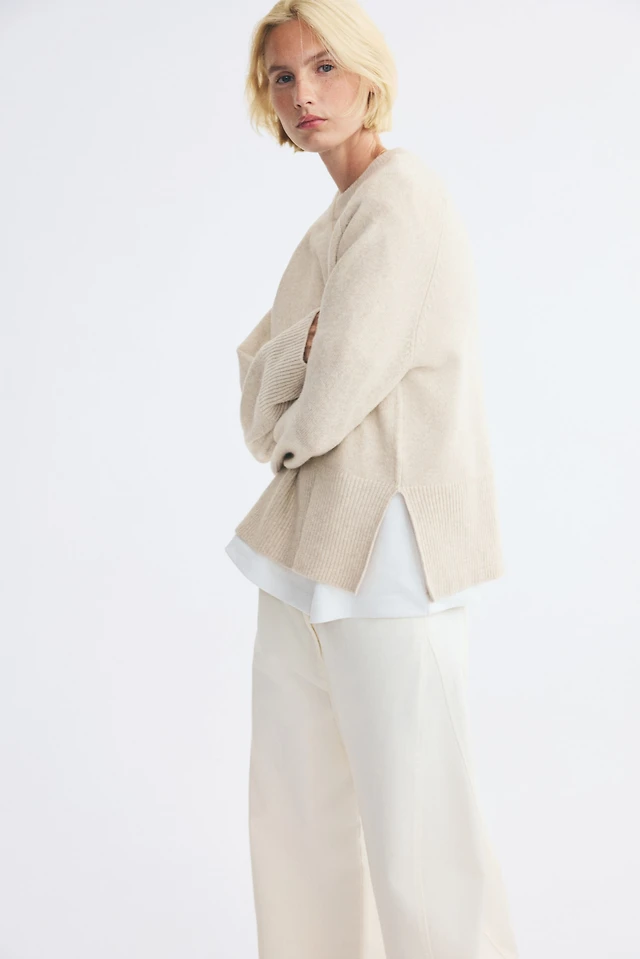Raglan-Sleeved Sweater